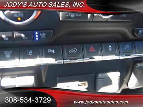 Used 2022 Chevrolet Silverado 2500 LTZ w/ LTZ Premium Package AWD/4WD image 25