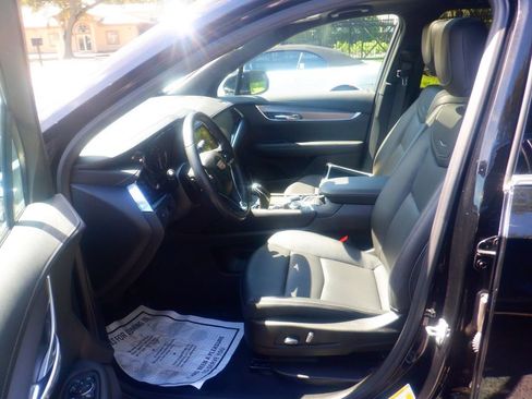 Used 2024 Cadillac XT6 Luxury w/ LPO, Floor Liner Package AWD/4WD image 9