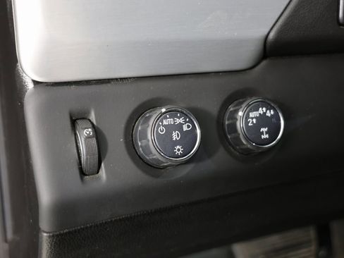 Used 2018 GMC Yukon SLE w/ SLE Value Package image 15