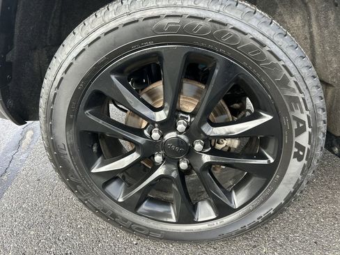 Used 2020 Jeep Grand Cherokee Altitude image 9