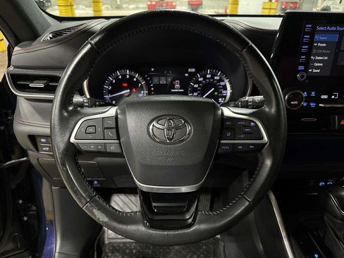Used 2022 Toyota Highlander XSE AWD/4WD image 19