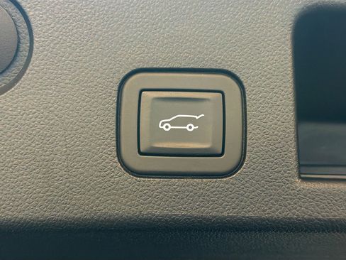 Used 2025 Chevrolet Equinox LT w/ Convenience Package II image 30