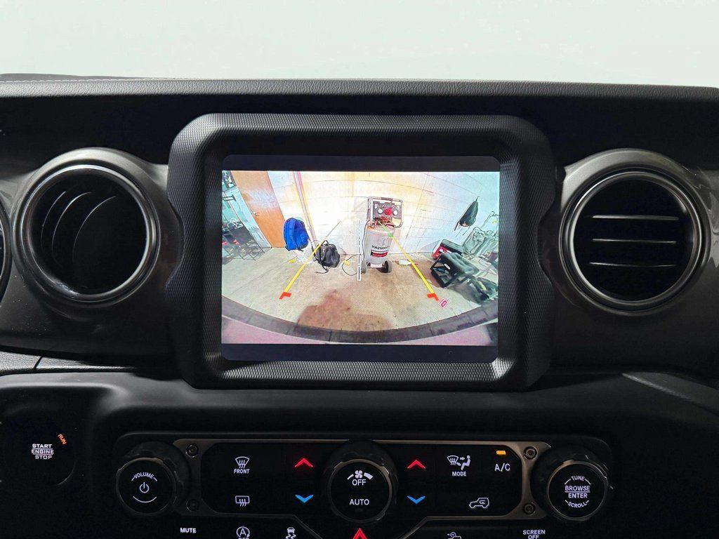 Used 2023 Jeep Wrangler Unlimited Sahara AWD/4WD image 14