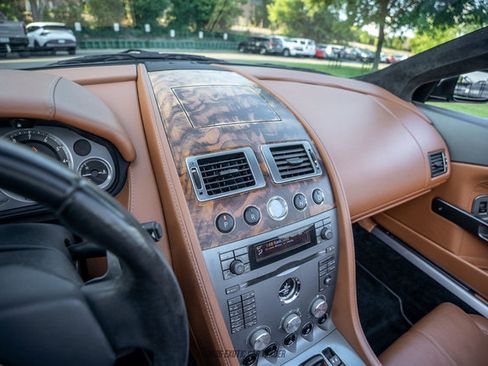 Used 2008 Aston Martin DB9 Volante RWD image 28