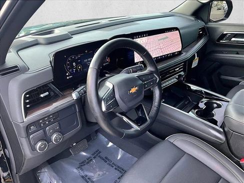 Used 2026 Chevrolet Suburban Premier RWD image 14