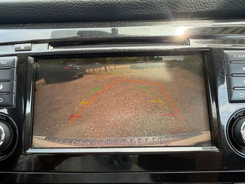 Used 2018 Nissan Rogue SV AWD/4WD image 32