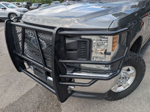 Used 2018 Ford F250 XL w/ Power Equipment Group AWD/4WD image 13