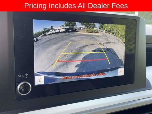 Used 2024 Toyota Tacoma TRD Off-Road AWD/4WD image 30