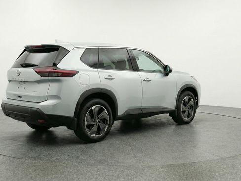 Used 2025 Nissan Rogue SV image 9