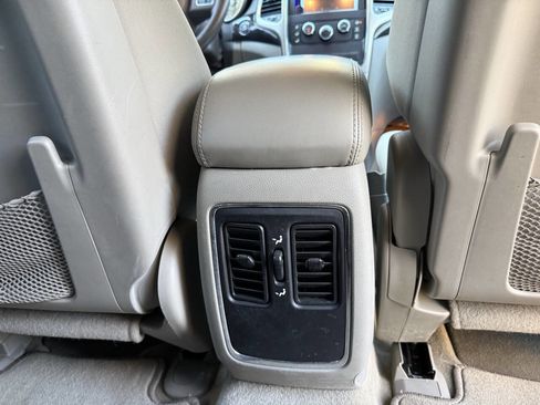 Used 2011 Jeep Grand Cherokee Laredo image 21