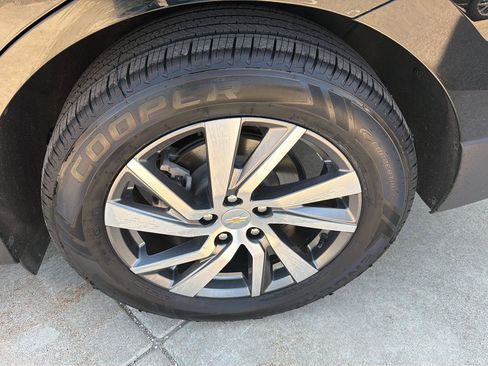 Used 2024 Chevrolet Equinox LT AWD/4WD image 24