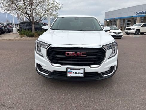 Certified 2024 GMC Terrain SLE FWD image 2