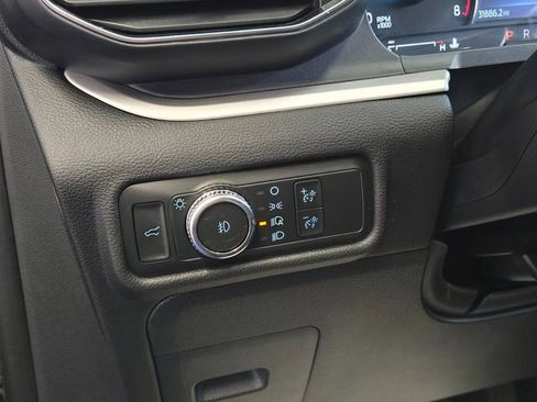 Used 2022 Ford Explorer XLT w/ Equipment Group 202A image 13