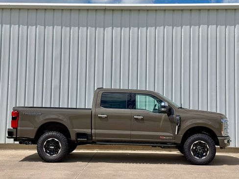 New 2026 Ford F250 Platinum w/ Platinum Plus Package AWD/4WD image 7