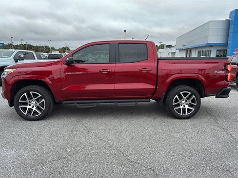 Used 2023 Chevrolet Colorado Z71 image 4