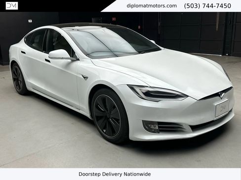 Used 2020 Tesla Model S Long Range Plus image 8