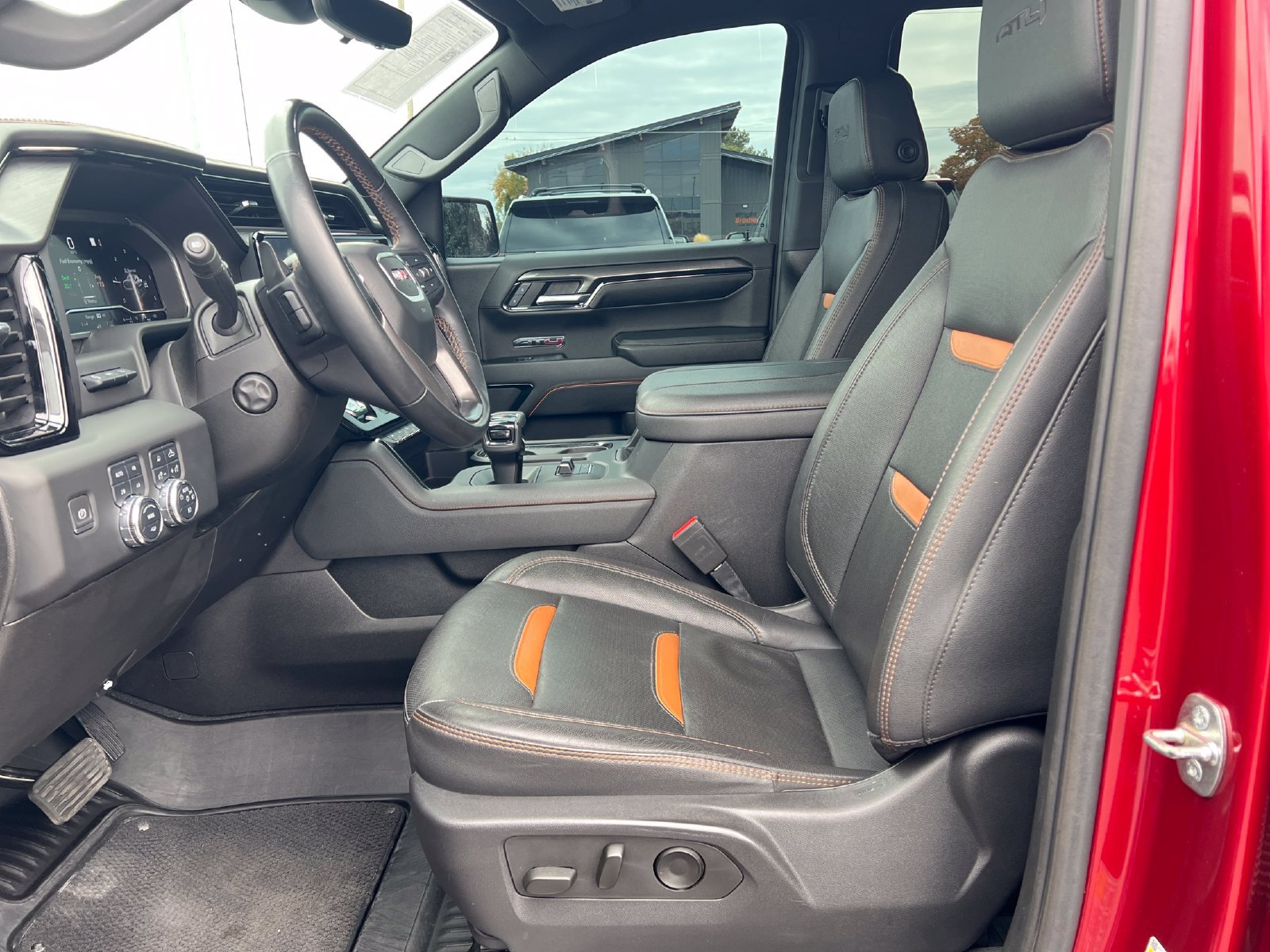 Used 2023 GMC Sierra 1500 AT4 w/ Technology Package AWD/4WD image 17