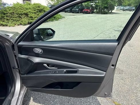 Used 2023 Hyundai Elantra SEL w/ Convenience Package FWD image 36