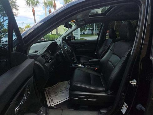 Used 2017 Honda Pilot Touring image 5