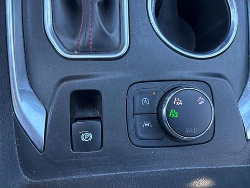 Used 2023 Chevrolet Traverse RS image 17