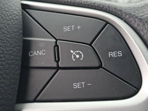 Used 2018 Jeep Compass Sport image 13