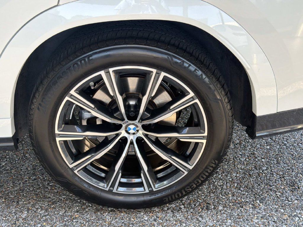 Used 2026 BMW X6 xDrive40i AWD/4WD image 4