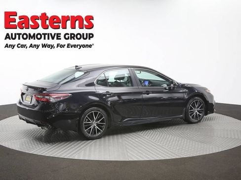 Used 2024 Toyota Camry SE w/ Cold Weather Package FWD image 44