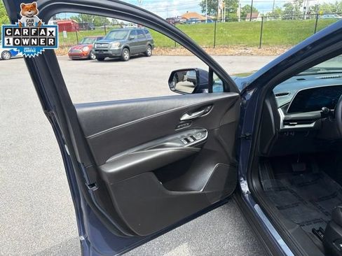 Used 2025 Cadillac XT4 Premium Luxury AWD/4WD image 13