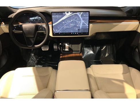 Used 2024 Tesla Model S image 23