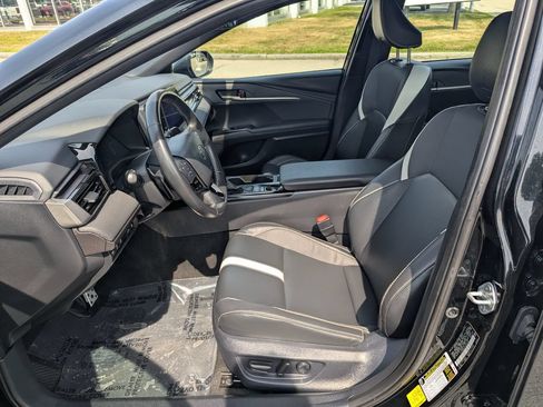 Used 2025 Toyota Camry SE FWD image 17