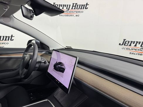 Used 2023 Tesla Model 3 Standard Range image 29