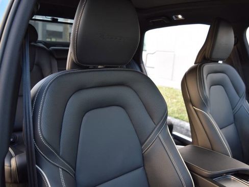 Used 2020 Volvo S90 T6 R-Design image 53