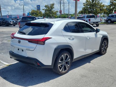 Used 2020 Lexus UX 200 w/ Premium Package FWD image 4