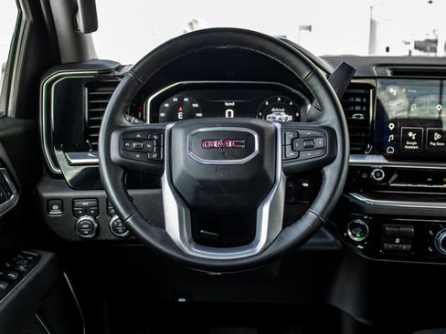 Used 2025 GMC Sierra 1500 SLT image 29