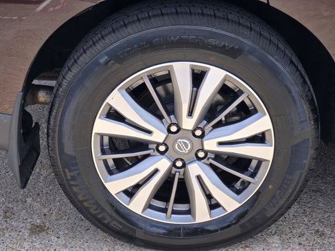 Certified 2020 Nissan Pathfinder SL FWD image 11