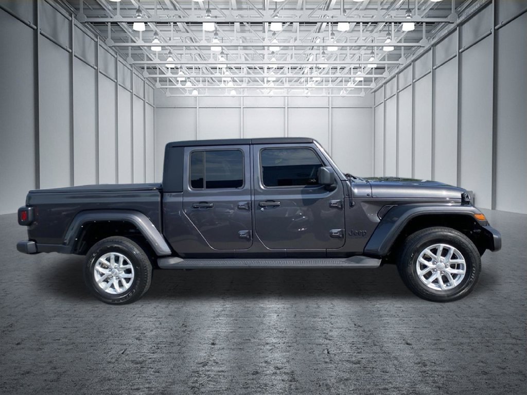 Used 2023 Jeep Gladiator Sport AWD/4WD image 4