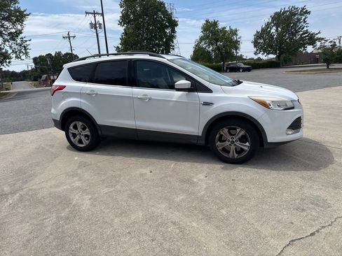 Used 2014 Ford Escape SE w/ Equipment Group 201A AWD/4WD image 5