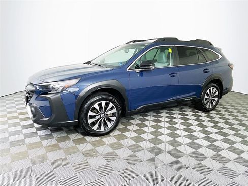 Used 2023 Subaru Outback Limited XT AWD/4WD image 4