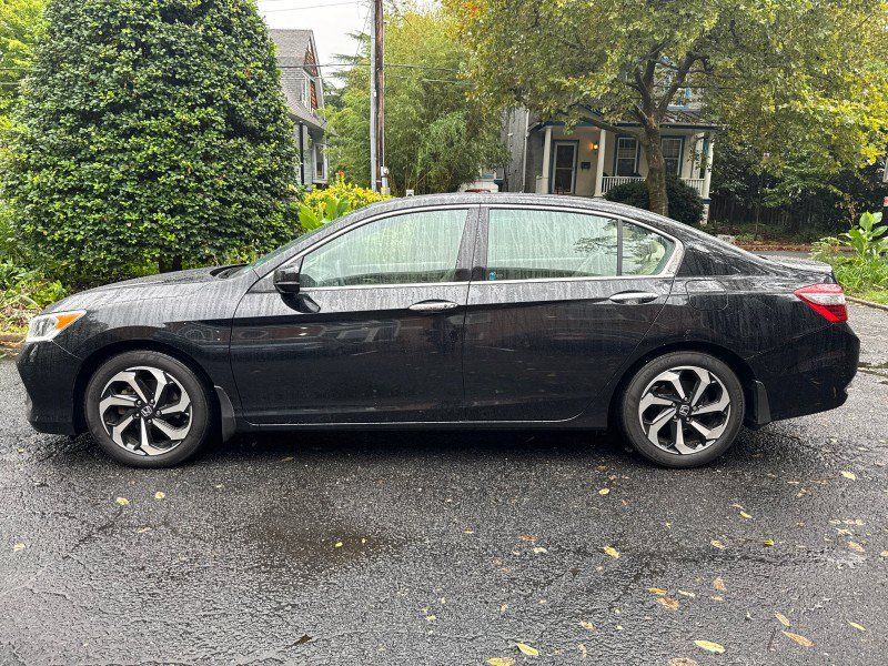 Used 2017 Honda Accord EX-L image 7