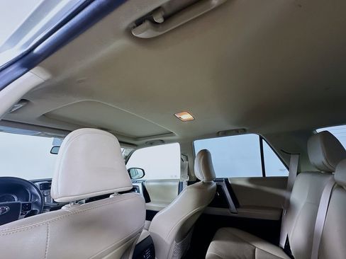 Used 2015 Toyota 4Runner Limited image 13