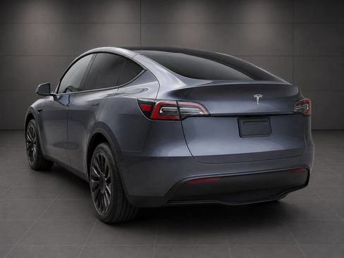 Used 2023 Tesla Model Y Long Range AWD/4WD image 6