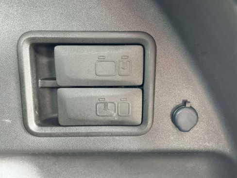 Used 2024 GMC Terrain SLT w/ Infotainment Package II AWD/4WD image 12