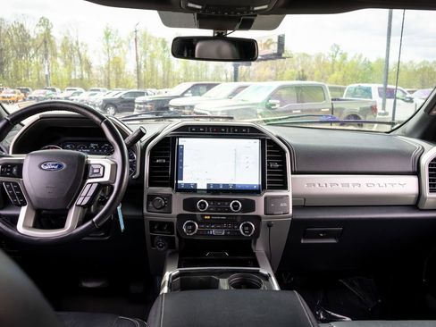 Used 2022 Ford F250 Lariat w/ Black Appearance Package AWD/4WD image 19