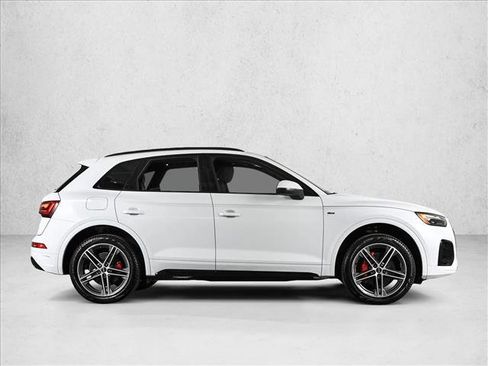 Certified 2025 Audi Q5 e Premium Plus w/ Premium Plus Package AWD/4WD image 4