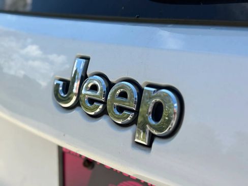 Used 2015 Jeep Grand Cherokee Limited AWD/4WD image 22