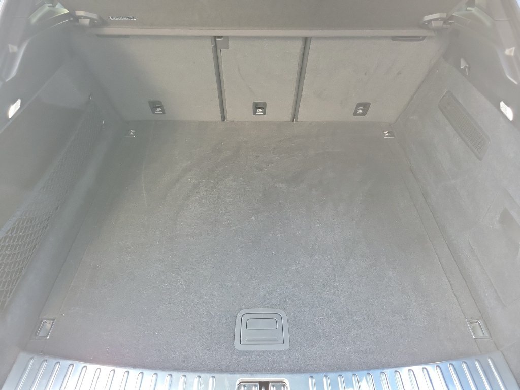 Certified 2025 Porsche Cayenne S AWD/4WD image 17