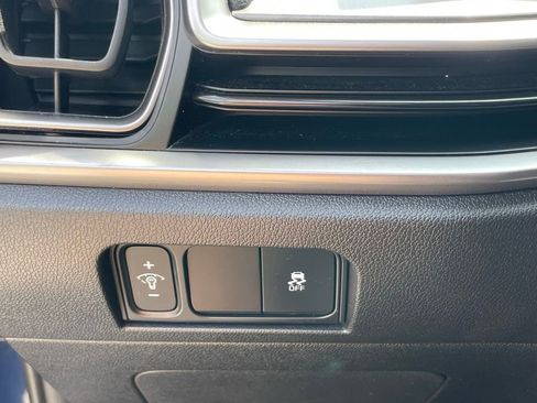 Certified 2024 Kia Sorento S FWD image 12