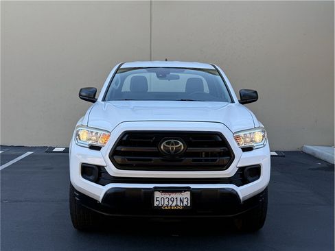 Used 2018 Toyota Tacoma SR RWD image 2