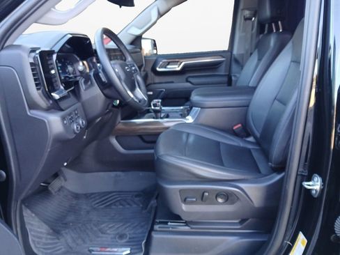 Used 2023 Chevrolet Silverado 1500 LT Trail Boss w/ Convenience Package II image 19