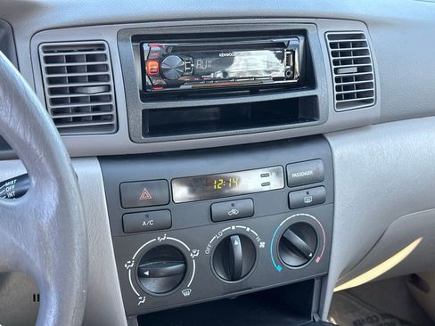 Used 2004 Toyota Corolla LE image 29